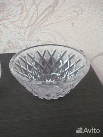 Продам хрустальные вазы
