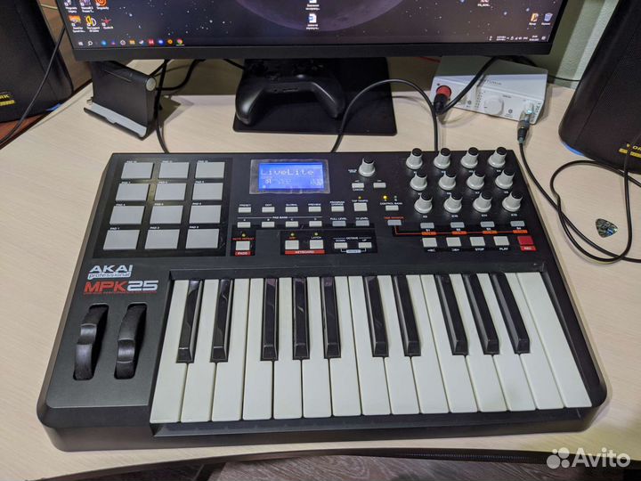 Синтезатор Akai MPK25