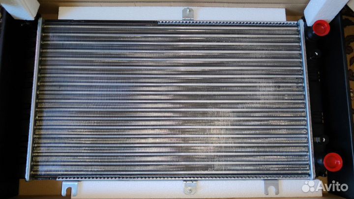 Радиатор охлаждения алюминиевый Лада Приора