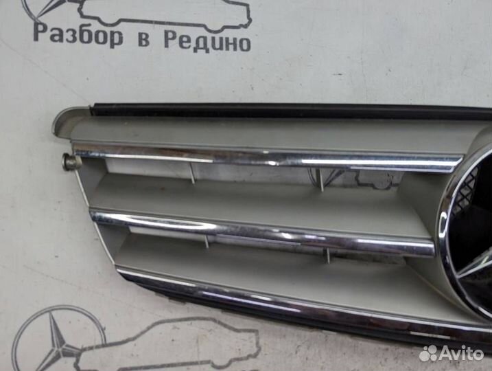 Решетка радиатора w204 C-class 272.948 2009