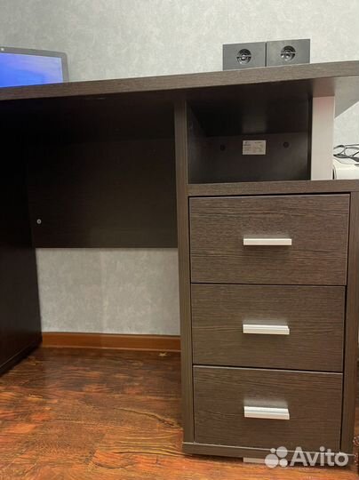 Стол письменный