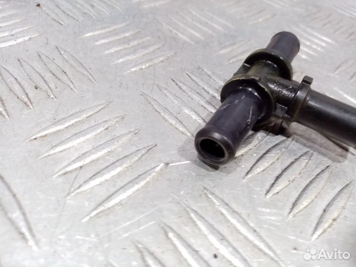 Б/У Тройник системы охлаждения#001