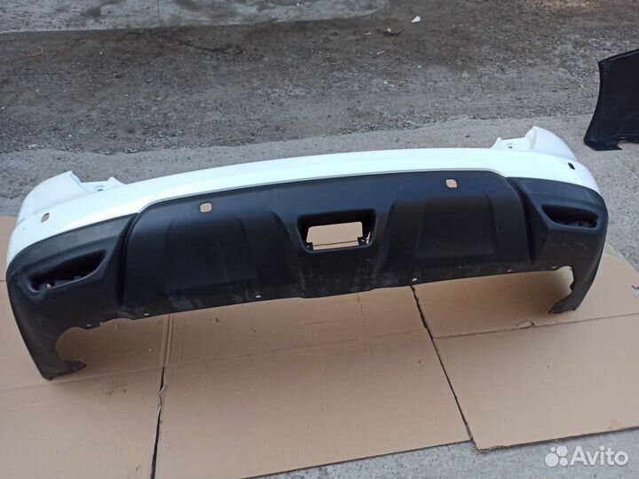 Бампер задний Ниссан Х-Траил белый