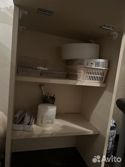 Маникюрный стол