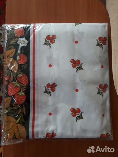 Кухонные наборы из скатерти и 4- х полотенец