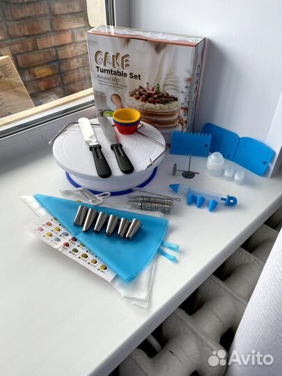 Кондитерский набор тортовница вращающаяся. Новый