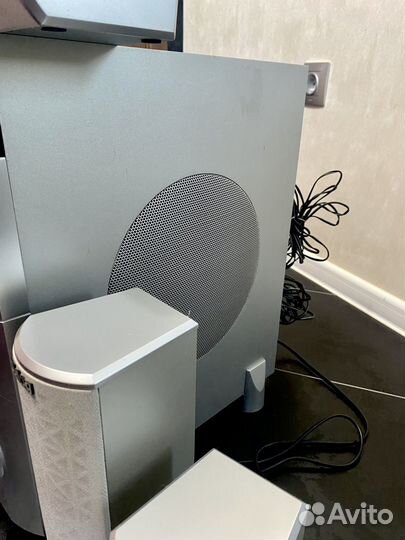 Сабвуфер с колонками