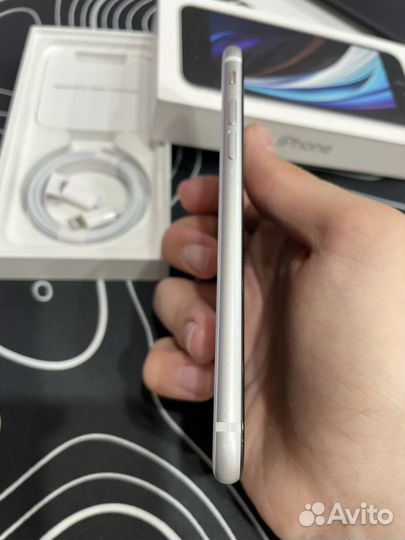 iPhone SE (2020), 64 ГБ