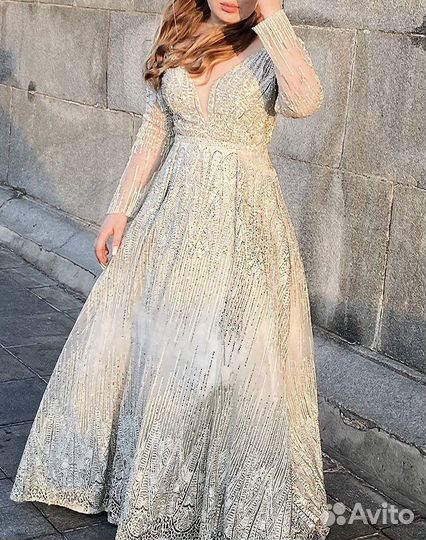 Платье всё в стразах М-L на выпускной