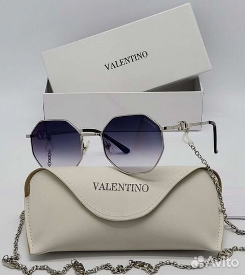 Солнцезащитные очки женские Valentino