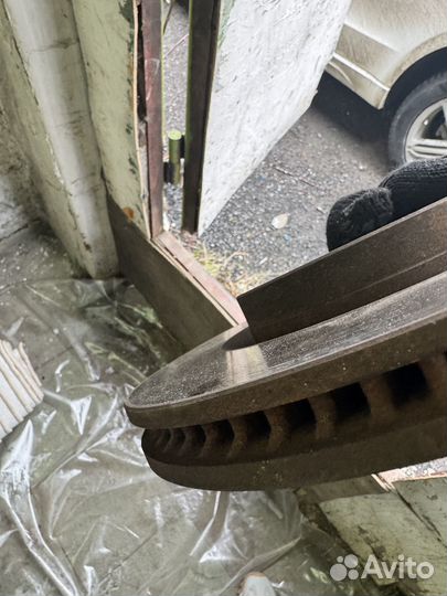 Тормозные диски SAT (ST-43512-33130) + колодки