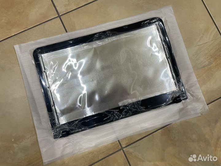 Новая крышка и рамка на Sony SVE151