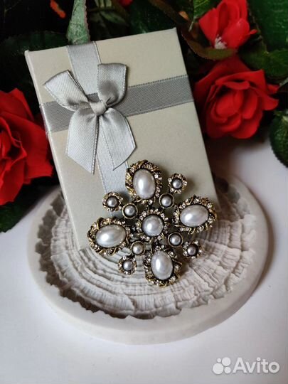 Винтажная брошь орден в подарочной коробочке