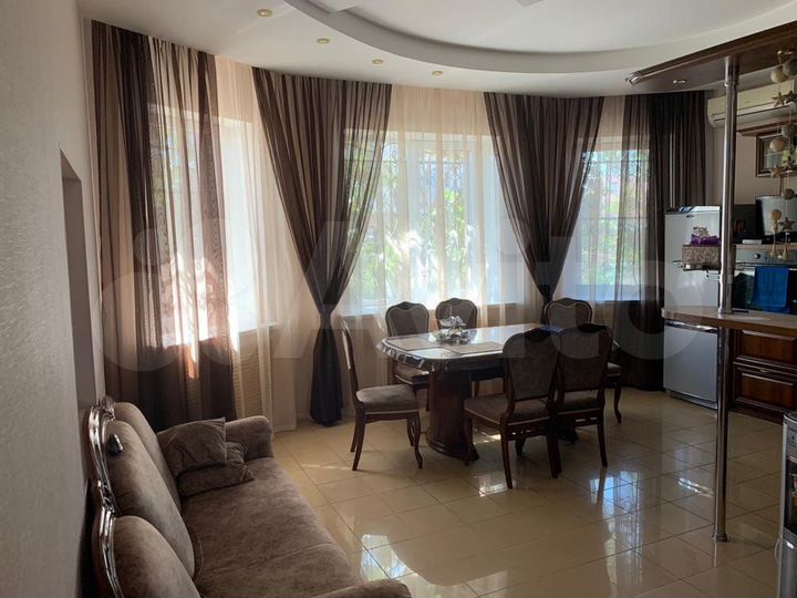 Коттедж 310 м² на участке 9 сот.