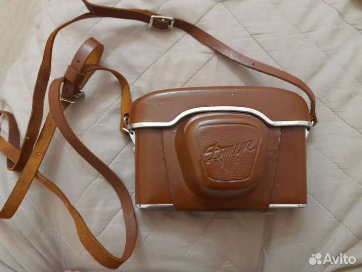 Фотоаппарат друг с чехлом