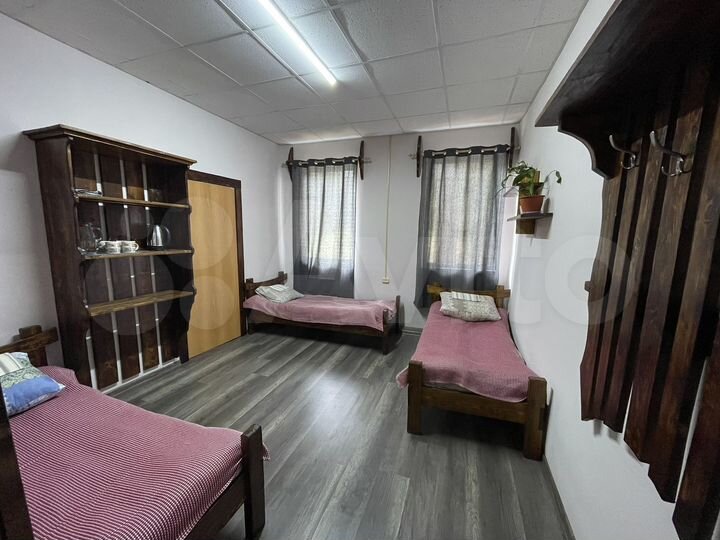 Комната 15 м² в 9-к., 1/1 эт.