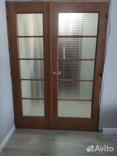 Двойная межкомнатная дверь из натурального дерева