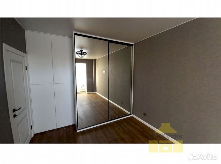 Угловой шкаф