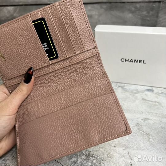 Обложка Chanel на паспорт