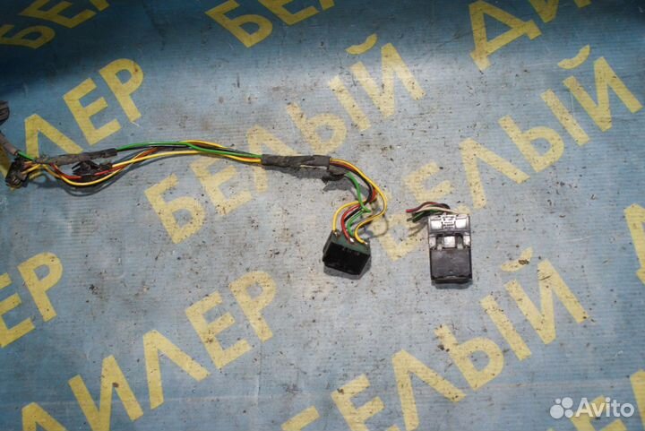 Кнопки стеклоподъмника Audi A6 C4