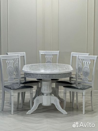 Комплект стол и стулья. В наличии