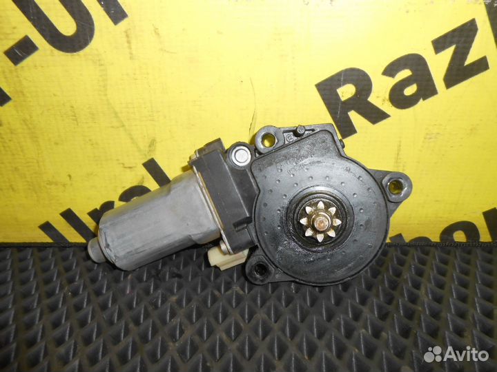 Моторчик стеклоподъемника задний правый Хендай Тук