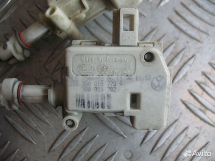 Активатор лючка бензобака Фольксваген Пассат Б5