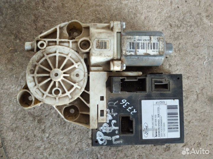 Мотор стеклоподъемника передний правый Ford Focus