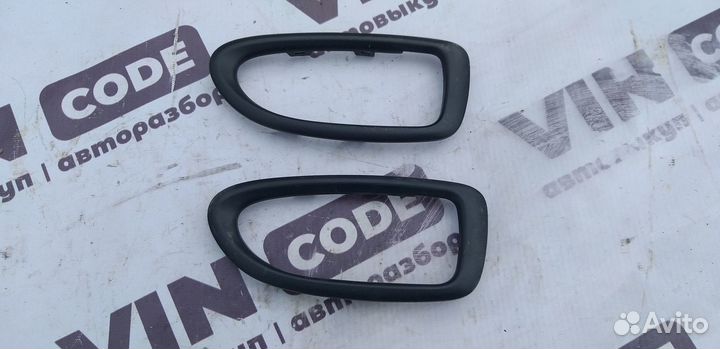 Накладка правой двери внутренняя Nissan Almera 3