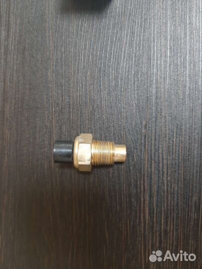 Датчик температуры охлаждающей жидкости