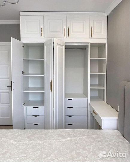 Шкаф распашной в комнату под заказ