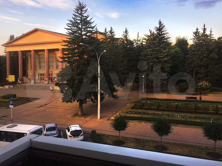 4-к. квартира, 102 м², 3/4 эт.