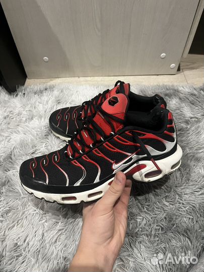 Nike Air Max TN Plus Black University Red