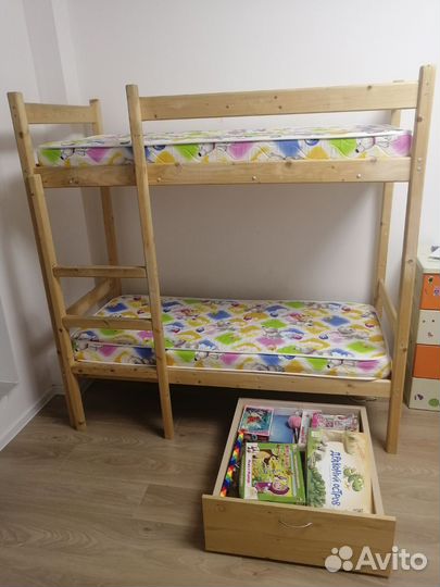 Двухъярусная кровать бу с матрасами
