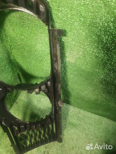 Решотка радиатора левая bmw е28