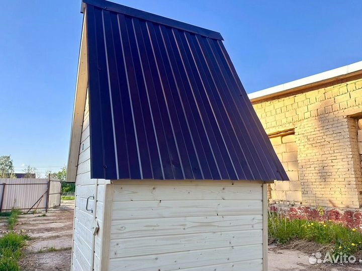 Туалет треугольный двускатный новый