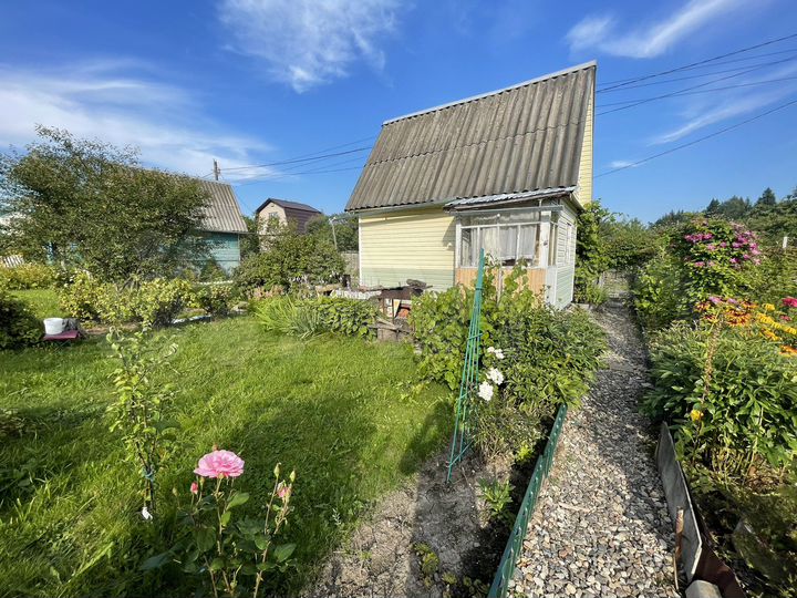 Дача 27,8 м² на участке 8 сот.