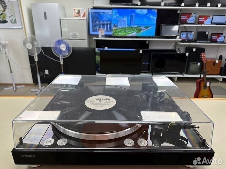 Проигрыватель Yamaha MusicCast vinyl 500 (Центр)