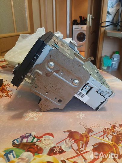 Магнитола в авто (кода нет )