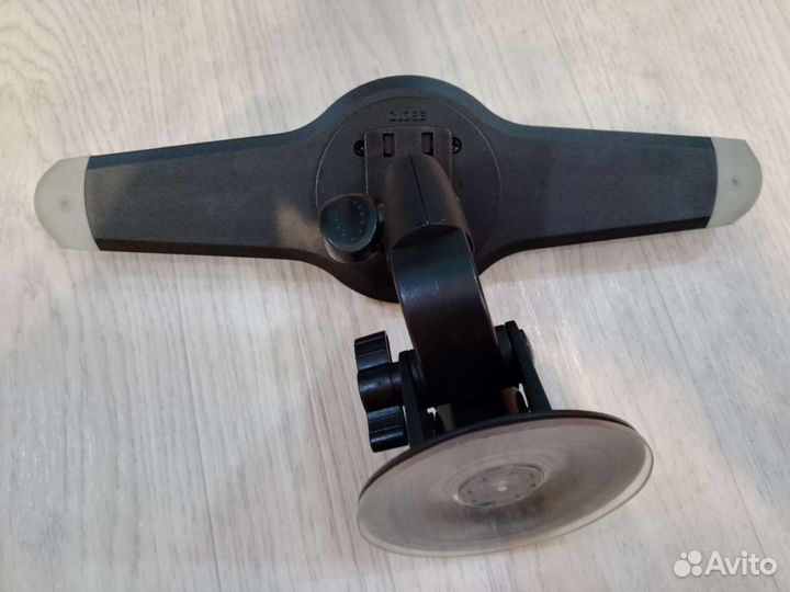 Крепление планшетов 9