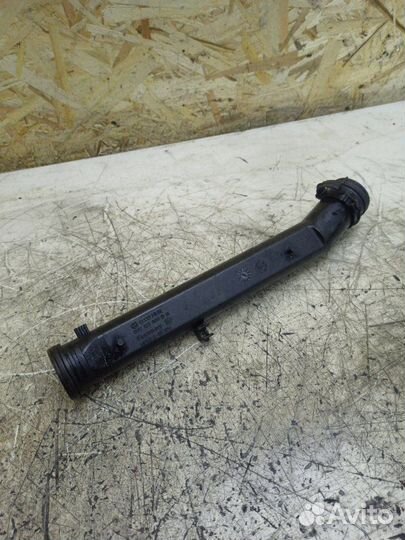 Патрубок системы охлаждения двигателя Volkswagen