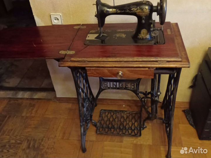 Швейная машинка Зингер