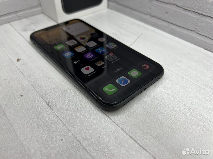 iPhone 11, 64 ГБ