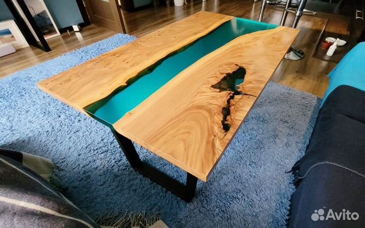 Стол река из слэба карагача и эпоксидной смолы