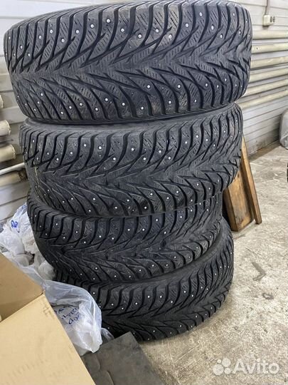 Yokohama Ice Guard Stud IG35 215/55 R17