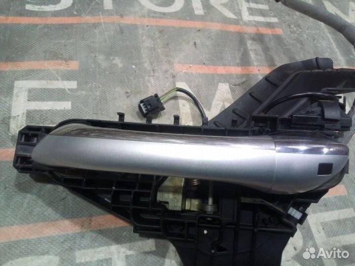 Ручка двери внешняя передняя левая Mercedes-Benz