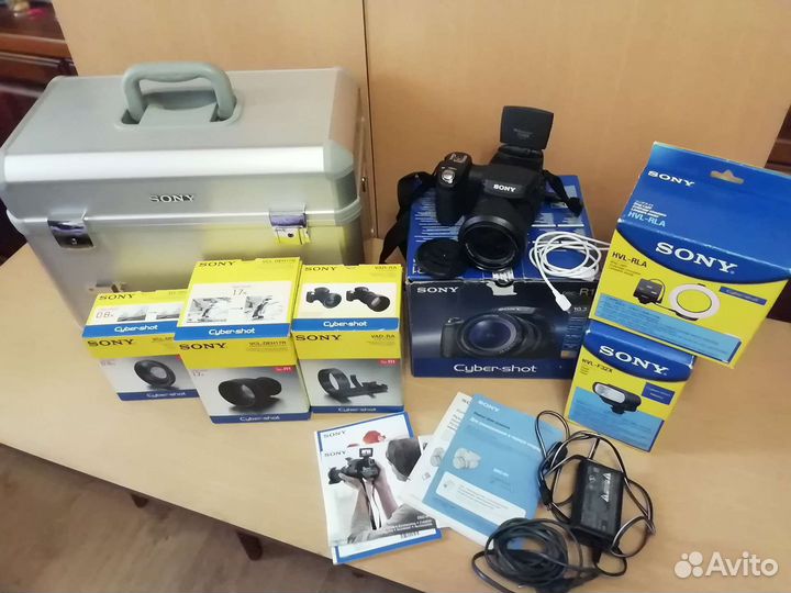 Sony Cyber-Shot DSC-R1 с комплектом принадлежн