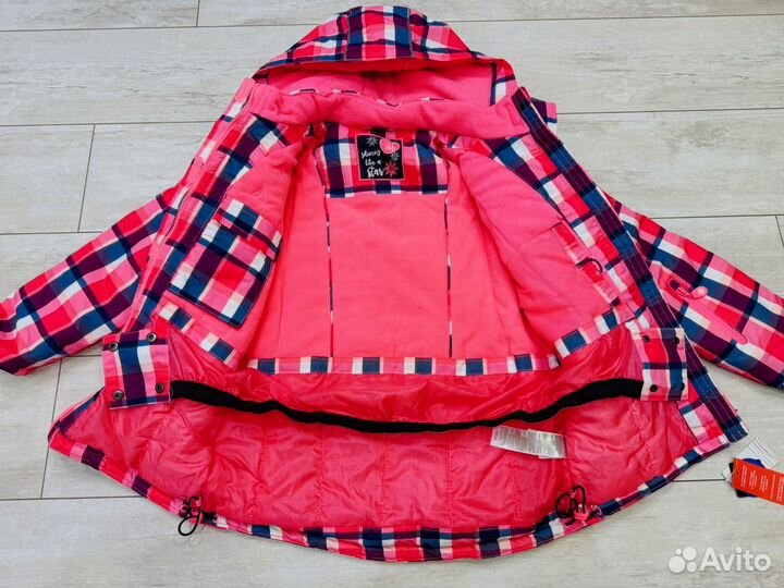 Демисезонная куртка на девочку 146