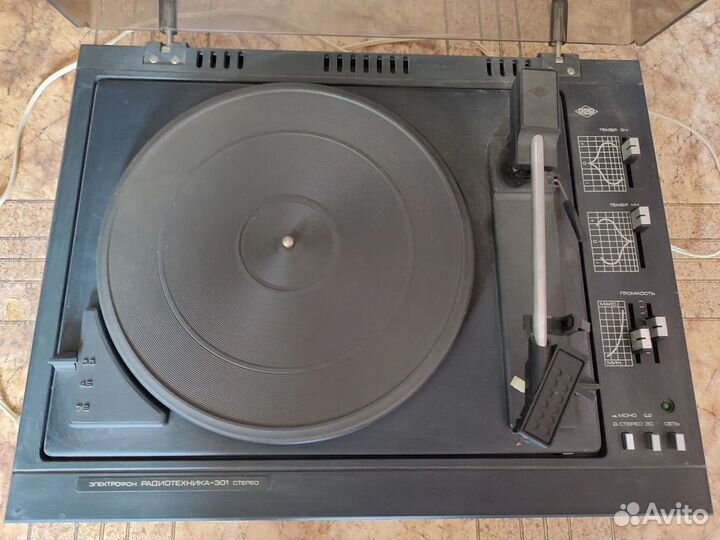 Магнитола Sony CFS-715.Проигрыватель.Видеомагнитоф