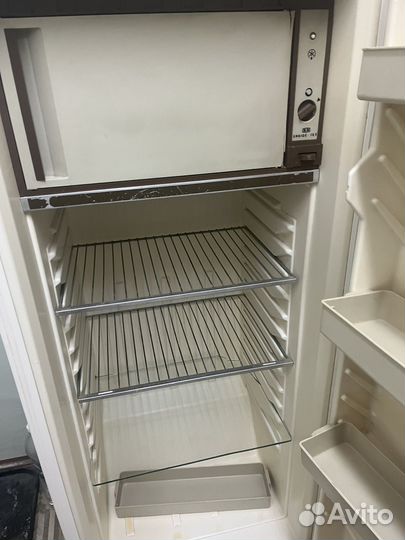 Холодильник бу.торг уместен. Самовывоз